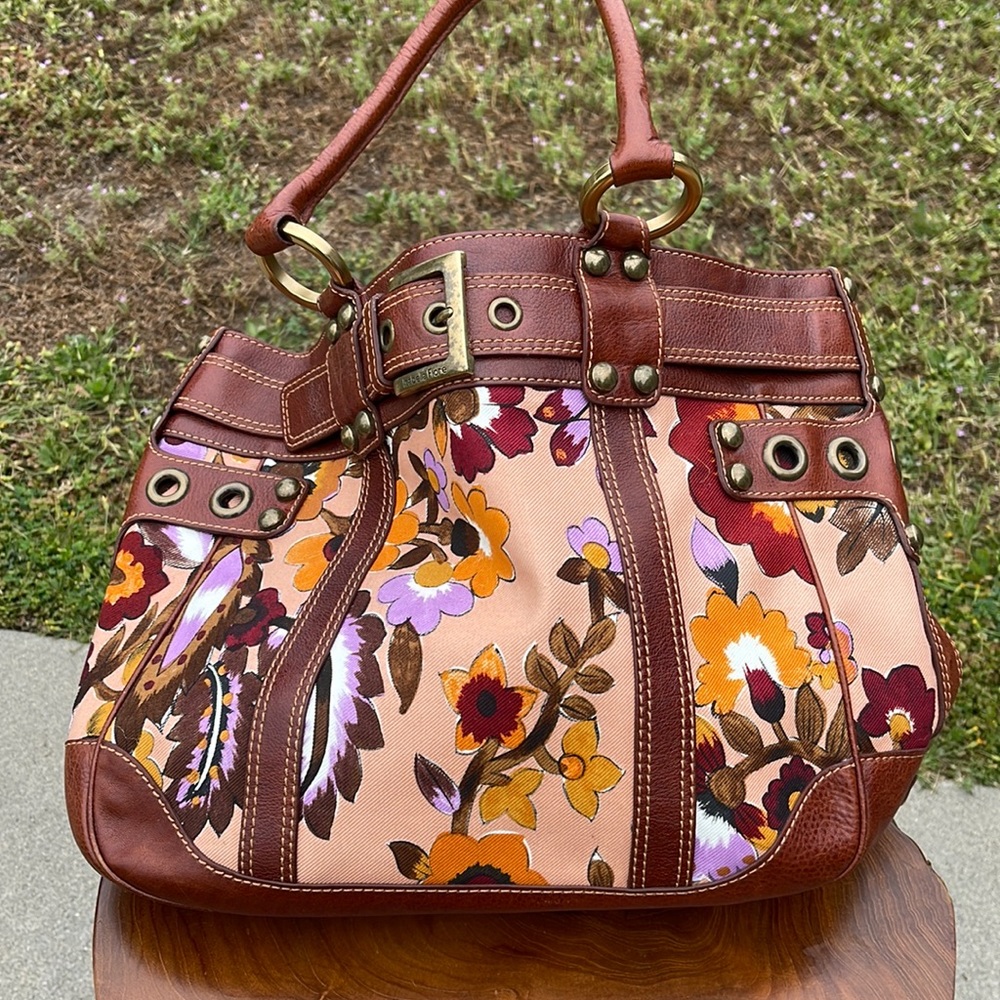 Isabella Fiore bag tote 
Belted bag